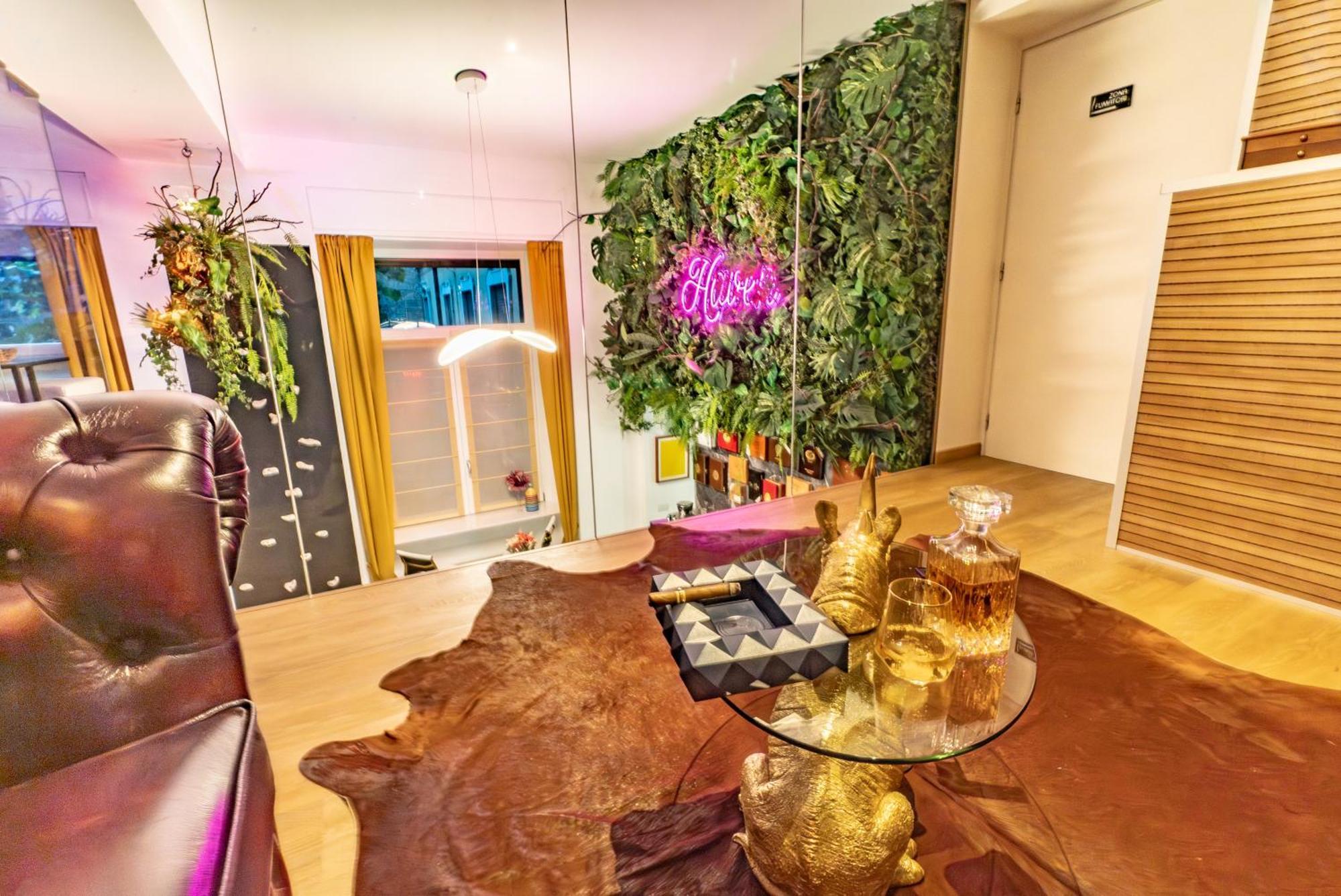 Luxe & Central Haven - Jacuzzi, Sauna, Steam, Private Parking Como Kültér fotó