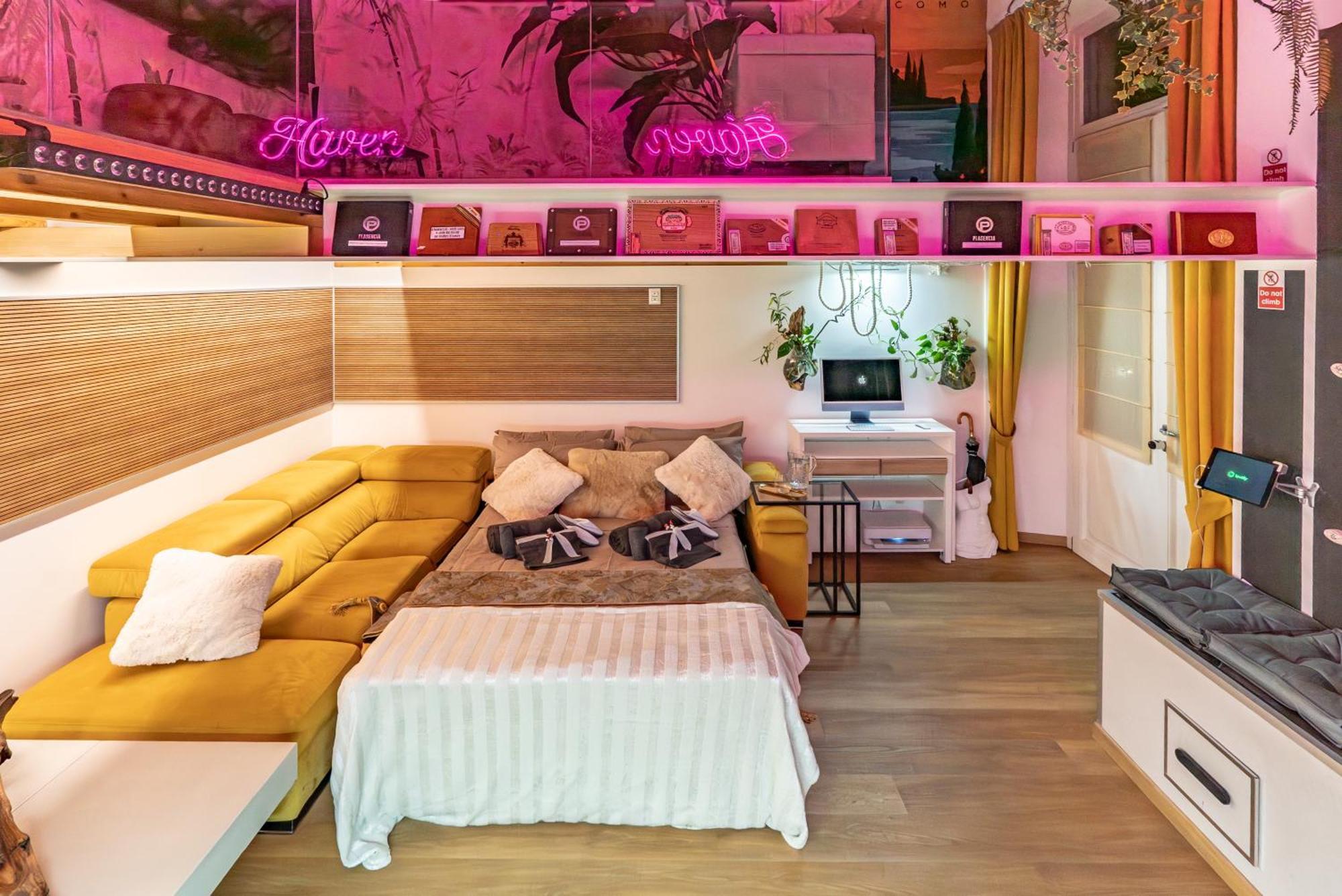 Luxe & Central Haven - Jacuzzi, Sauna, Steam, Private Parking Como Kültér fotó