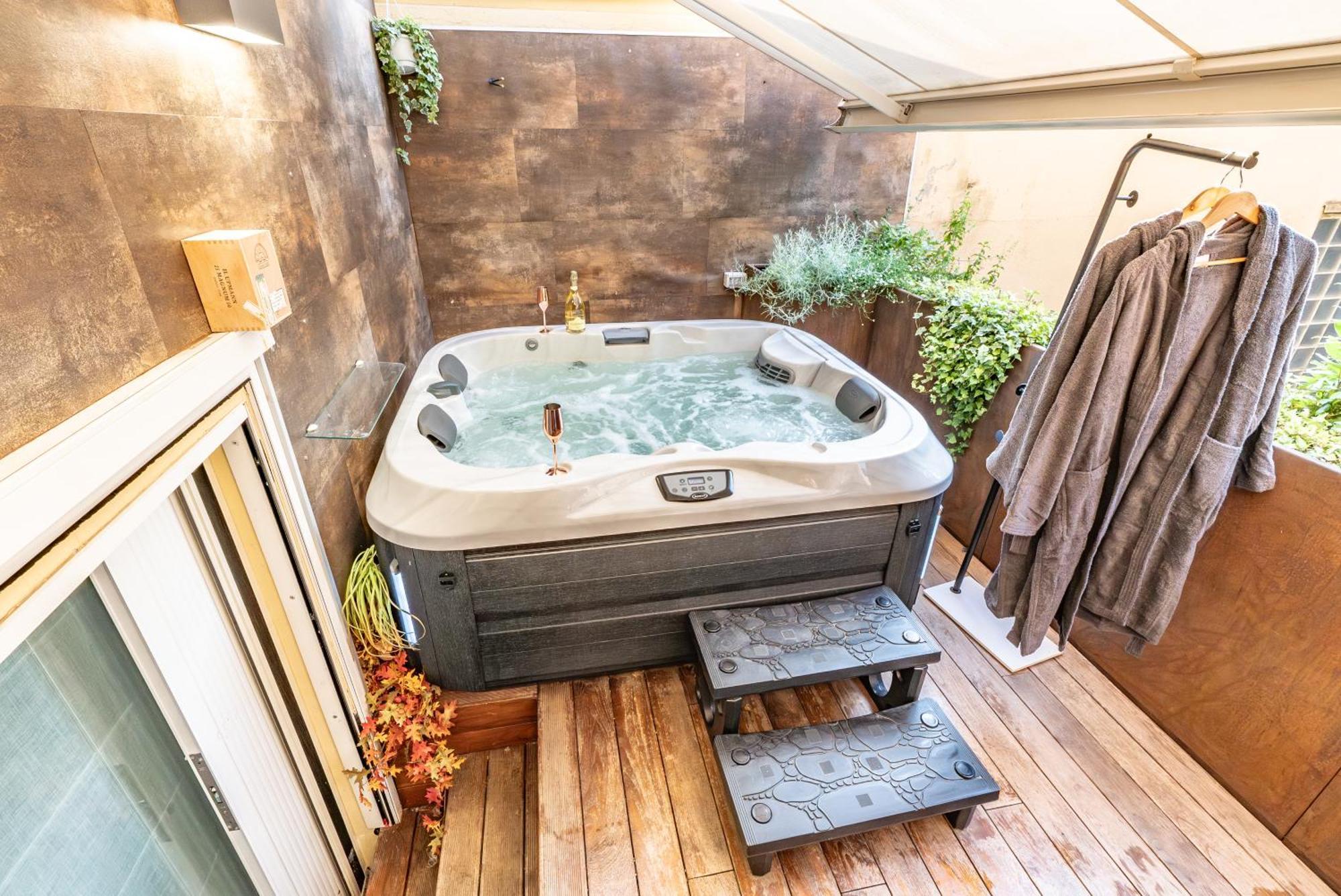 Luxe & Central Haven - Jacuzzi, Sauna, Steam, Private Parking Como Kültér fotó