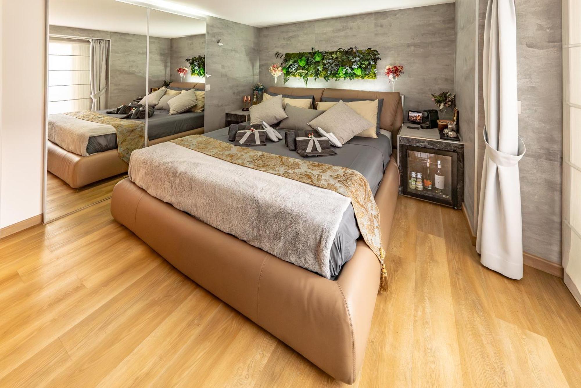 Luxe & Central Haven - Jacuzzi, Sauna, Steam, Private Parking Como Kültér fotó