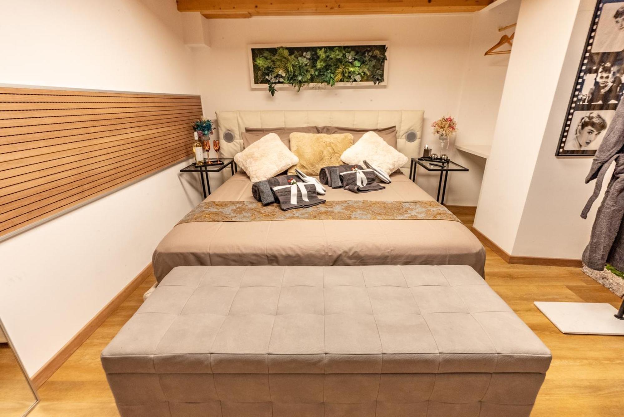 Luxe & Central Haven - Jacuzzi, Sauna, Steam, Private Parking Como Kültér fotó
