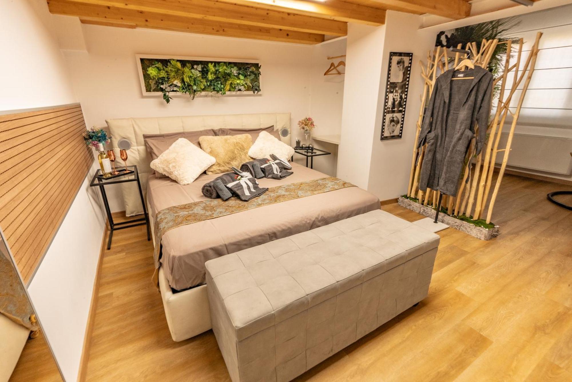Luxe & Central Haven - Jacuzzi, Sauna, Steam, Private Parking Como Kültér fotó