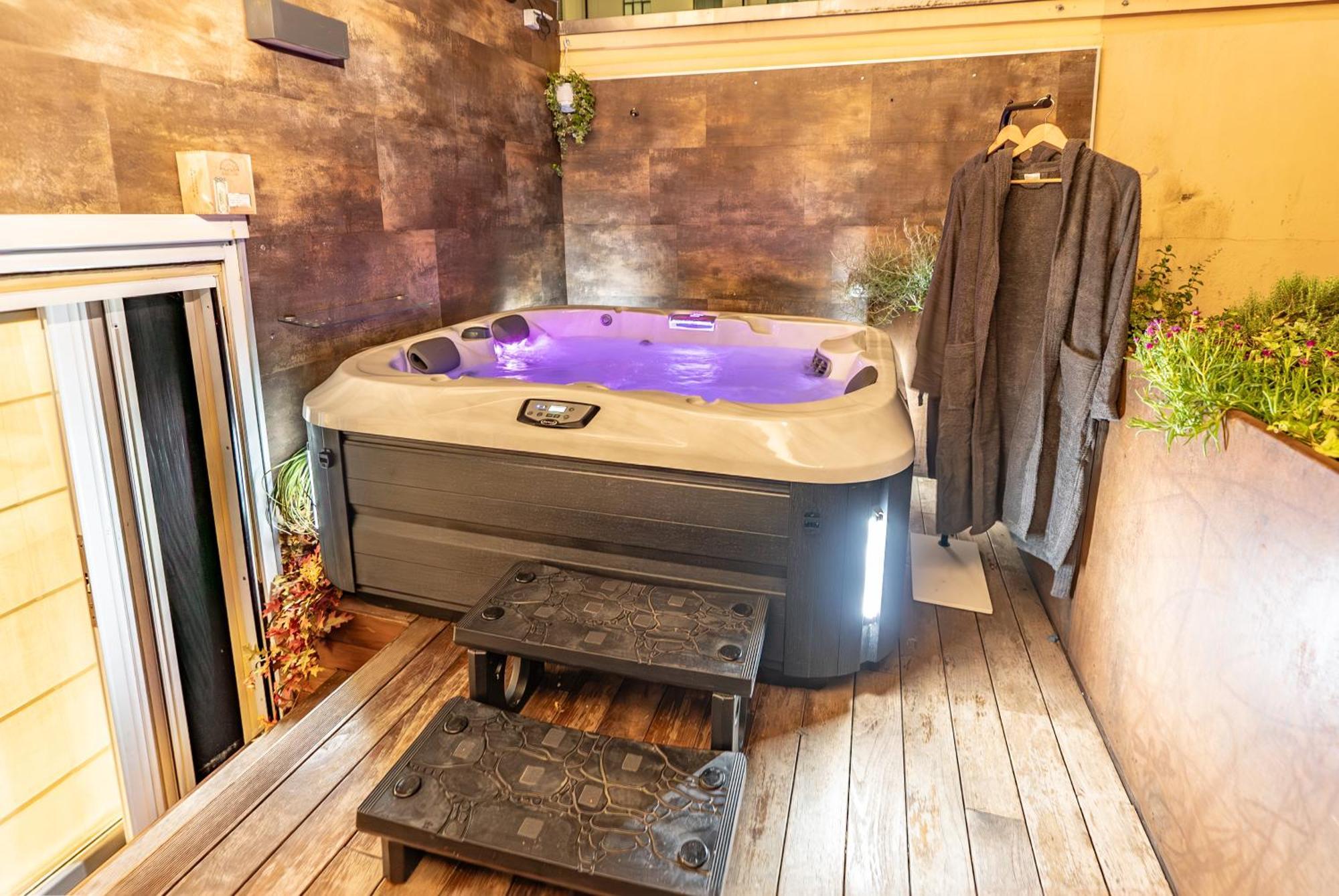 Luxe & Central Haven - Jacuzzi, Sauna, Steam, Private Parking Como Kültér fotó